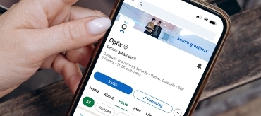 follow-us-thumbnail